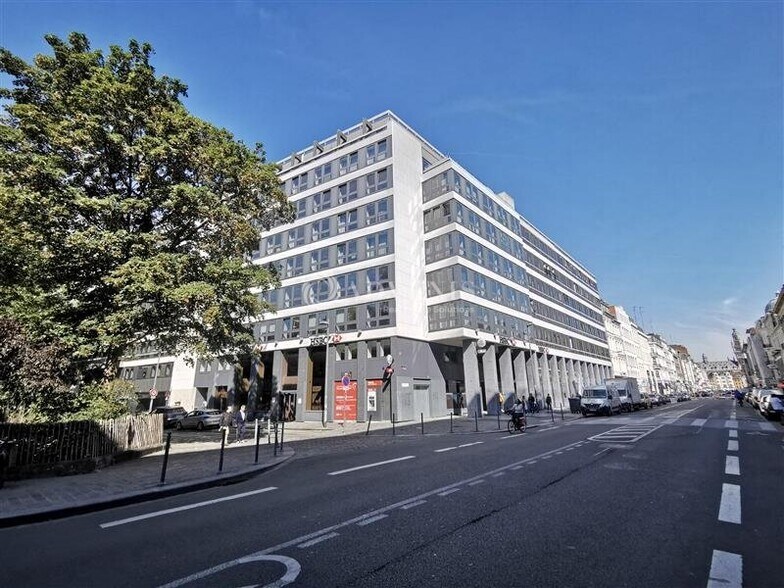 Bureau dans Lille à louer - Photo du bâtiment - Image 2 de 5