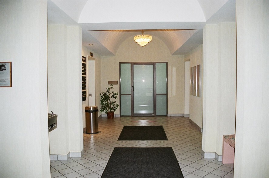 1227 W Liberty St, Allentown, PA à louer - Hall d’entrée - Image 3 de 8