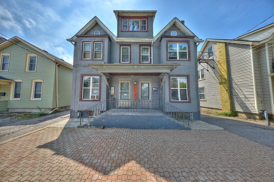50 Welland Av, St Catharines, ON for sale - Building Photo - Image 1 of 15
