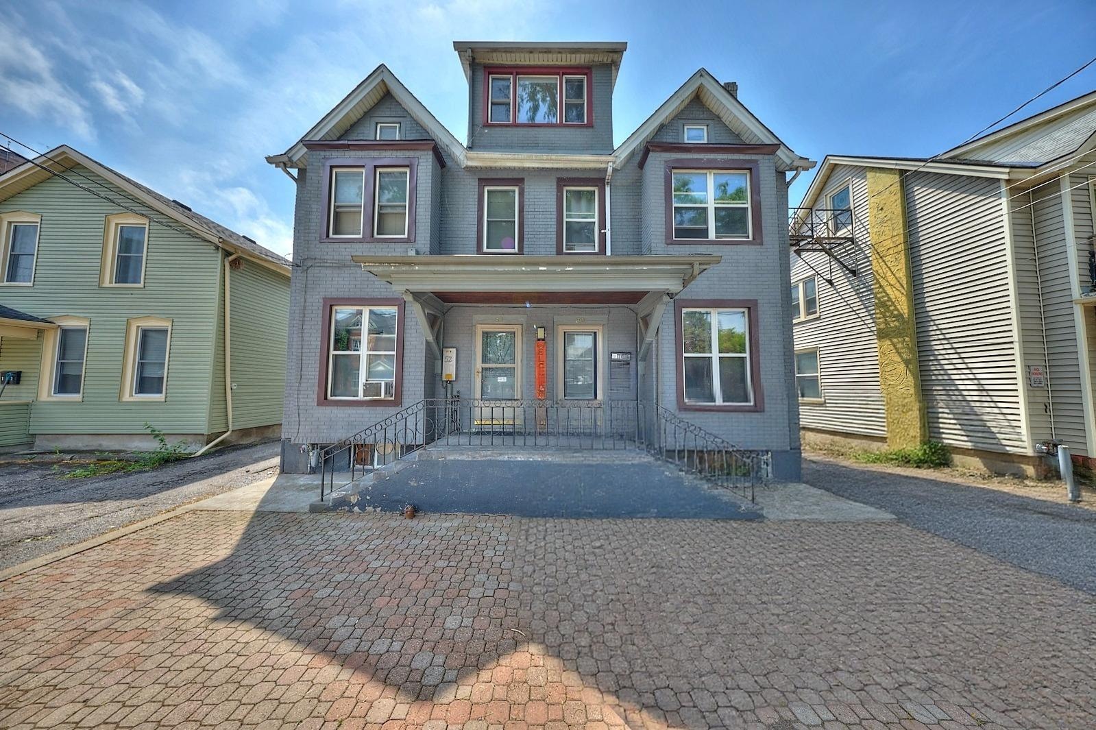 50 Welland Av, St Catharines, ON à vendre Photo du bâtiment- Image 1 de 16