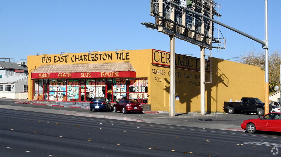 1703 E Charleston Blvd, Las Vegas, NV à vendre - Photo du bâtiment - Image 2 de 32