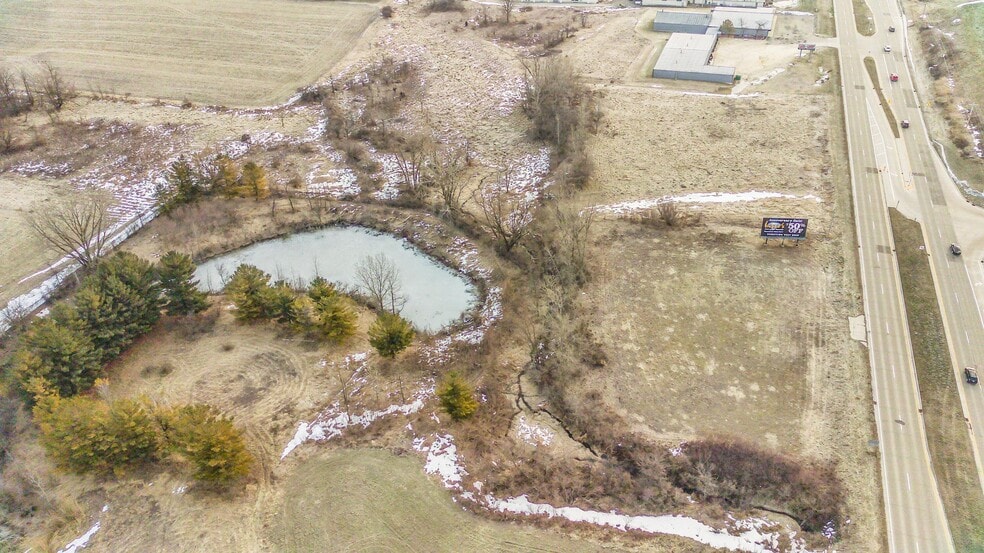 4000 Washington St, West Bend, WI à vendre - Photo du bâtiment - Image 3 de 4