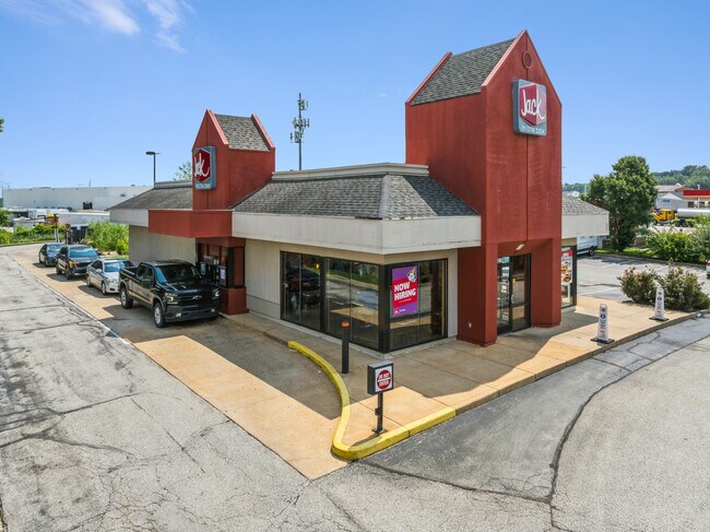 Plus de détails pour 3710 Elm St, Saint Charles, MO - Commerce de détail à vendre