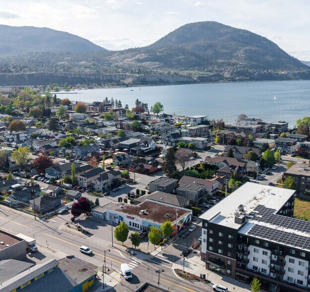 351 Westminster Av W, Penticton, BC à vendre - Photo du bâtiment - Image 2 de 4