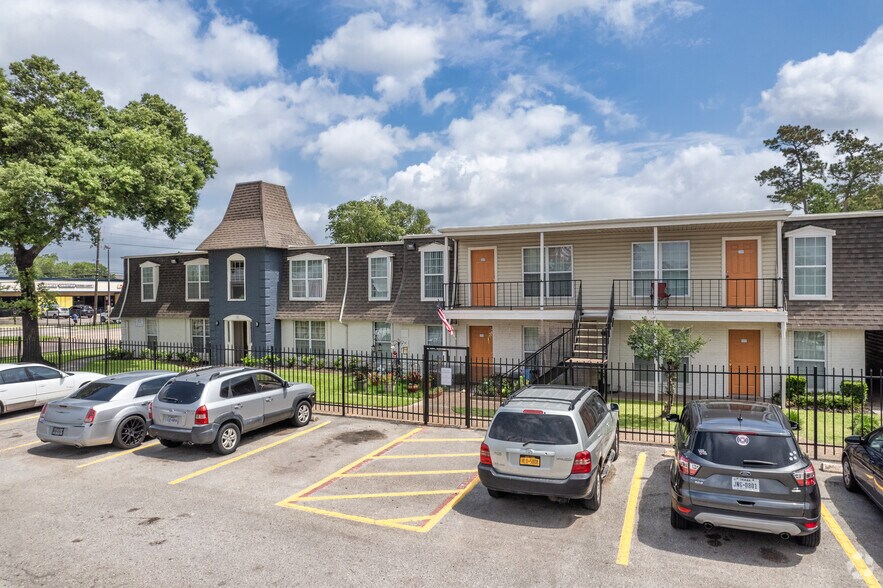333 Uvalde Rd, Houston, TX à vendre - Photo du bâtiment - Image 3 de 20