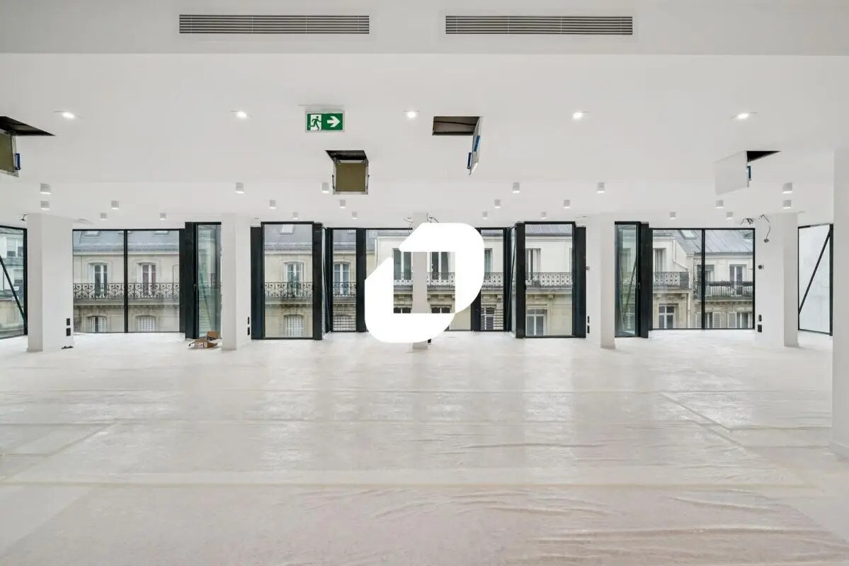 47 Rue De Ponthieu, Paris à louer Photo du bâtiment- Image 1 de 12