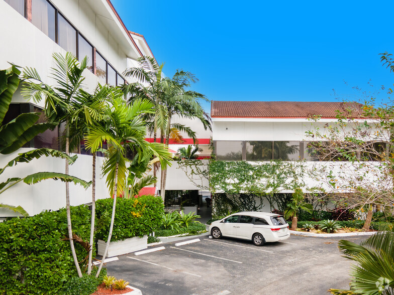 6950 Cypress Rd, Plantation, FL for lease - Building Photo - Image 3 of 12