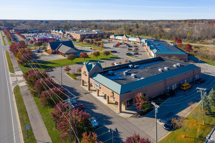 1816-2130 Whittaker Rd, Ypsilanti, MI à louer - Photo du bâtiment - Image 3 de 13