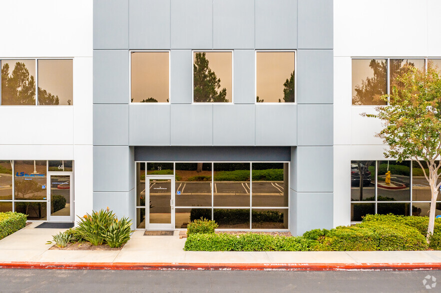 64-76 Maxwell, Irvine, CA for lease - Building Photo - Image 3 of 20