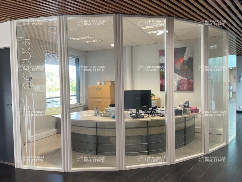 Office in Orvault for sale - Building Photo - Image 2 of 28