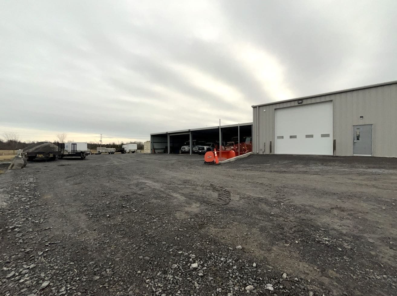 82 Jack Davey Dr, Bath, ON for lease Building Photo- Image 1 of 6