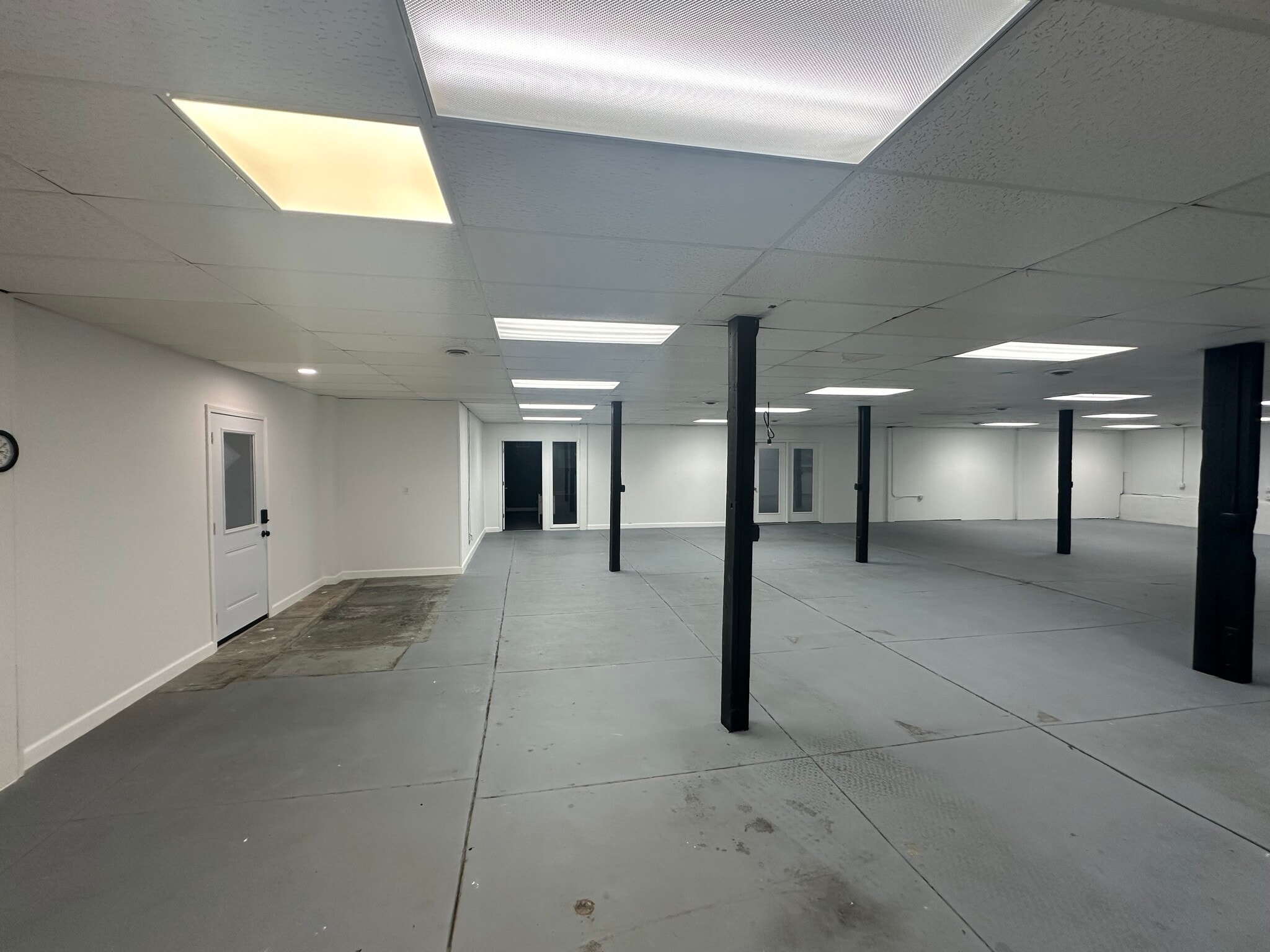 300 W Joliet St, Ottawa, IL for lease Interior Photo- Image 1 of 6