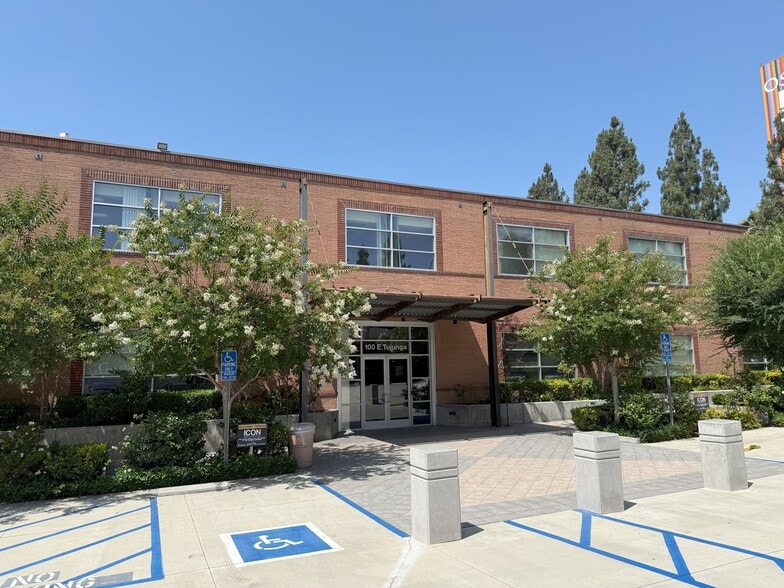 100 E Tujunga Ave, Burbank, CA for lease - Building Photo - Image 3 of 9