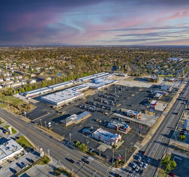 9356 S Western Ave, Oklahoma City, OK à louer - Photo du bâtiment - Image 1 de 4