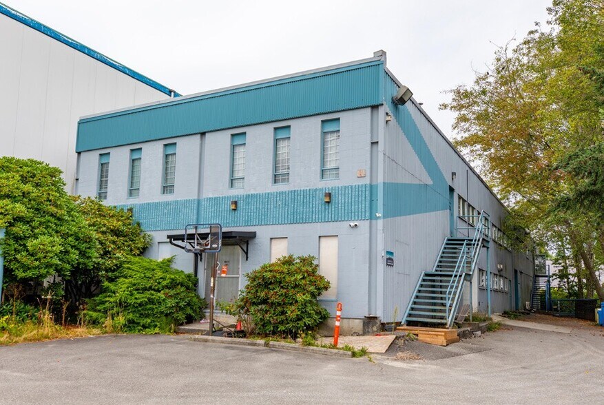 5595 Roy St, Burnaby, BC à louer - Photo du bâtiment - Image 1 de 2