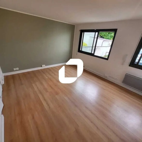 24 Rue Des Moulineaux, Suresnes for lease - Building Photo - Image 1 of 6