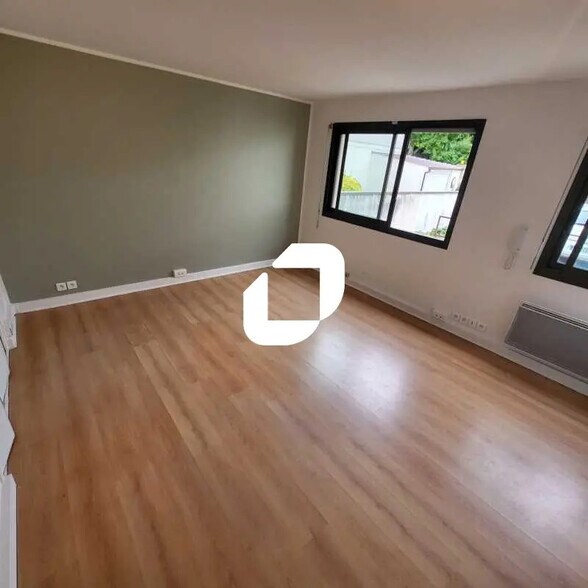 24 Rue Des Moulineaux, Suresnes à louer - Photo du bâtiment - Image 1 de 6