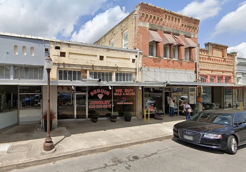 108 N Austin St, Seguin, TX for sale - Building Photo - Image 1 of 11