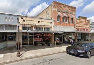 Plus de détails pour 108 N Austin St, Seguin, TX - Commerce de détail à vendre