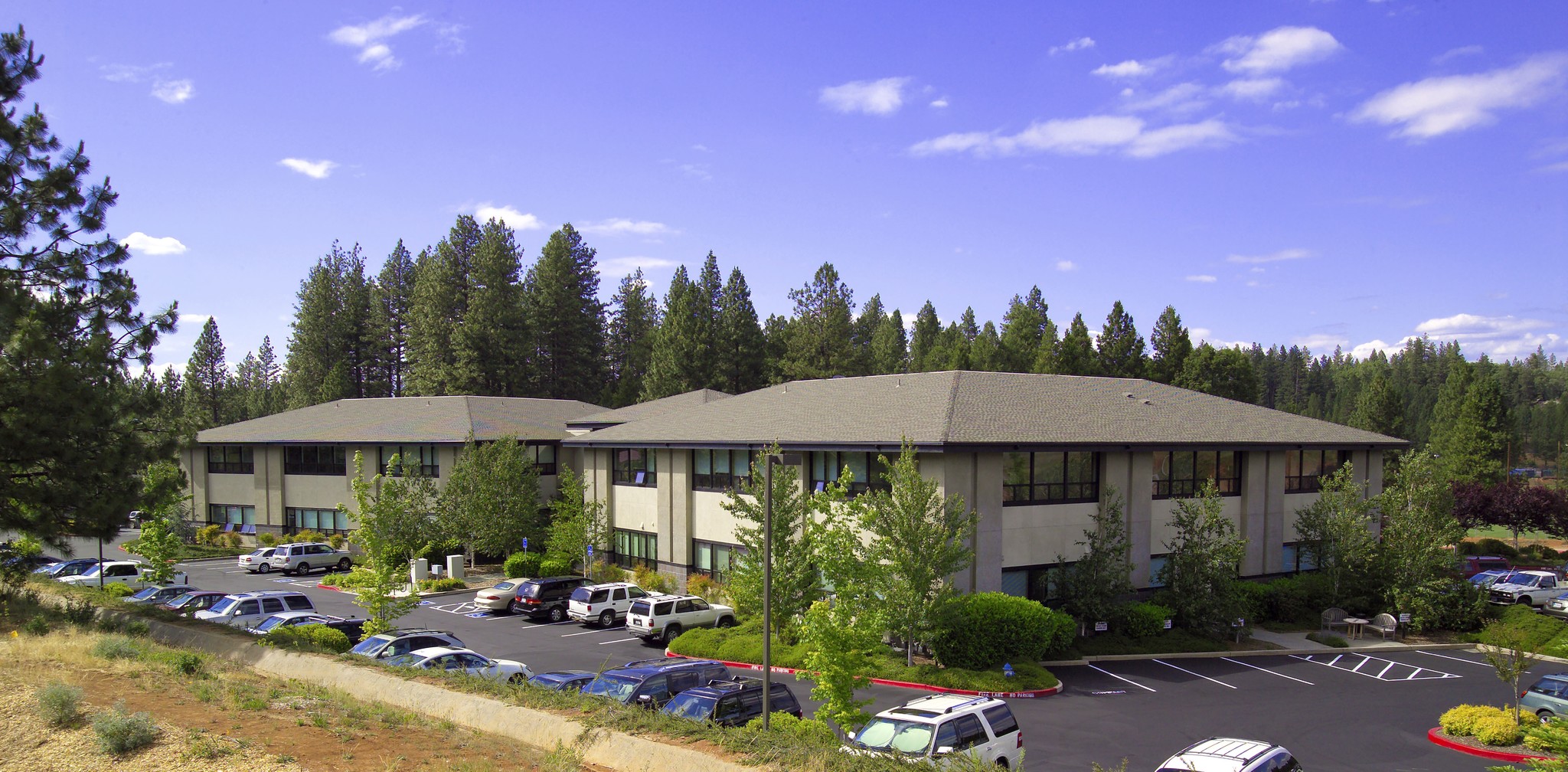 300 Sierra College Dr, Grass Valley, CA for lease Primary Photo- Image 1 of 8