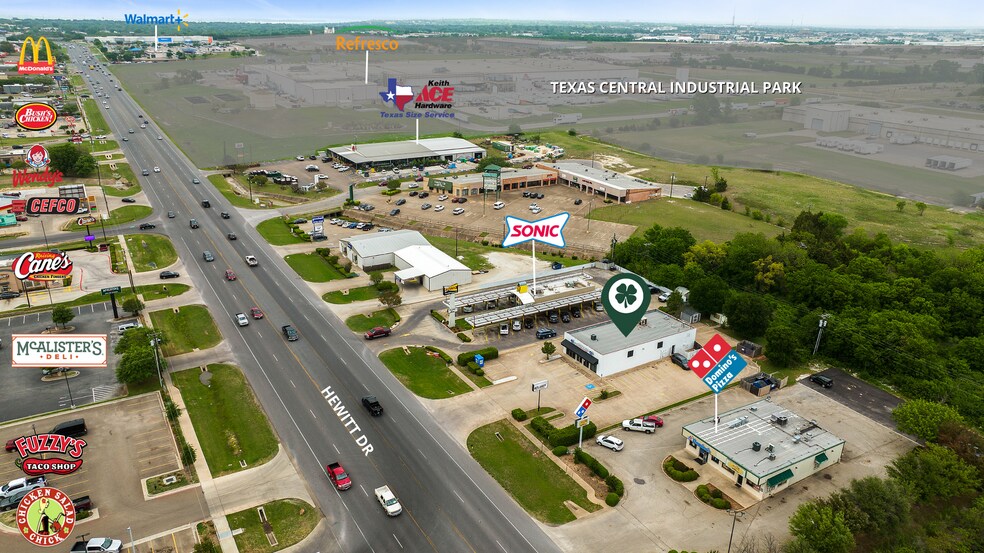 1516 N Hewitt Dr, Woodway, TX à louer - Photo du bâtiment - Image 3 de 5