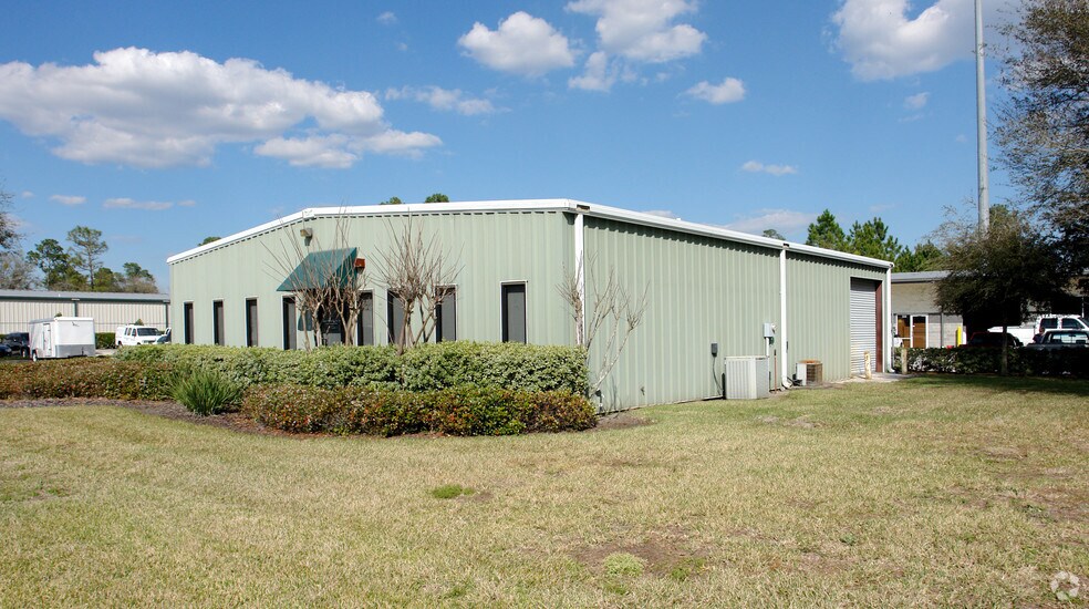 11501 Columbia Park Dr, Jacksonville, FL à louer - Photo du bâtiment - Image 2 de 6