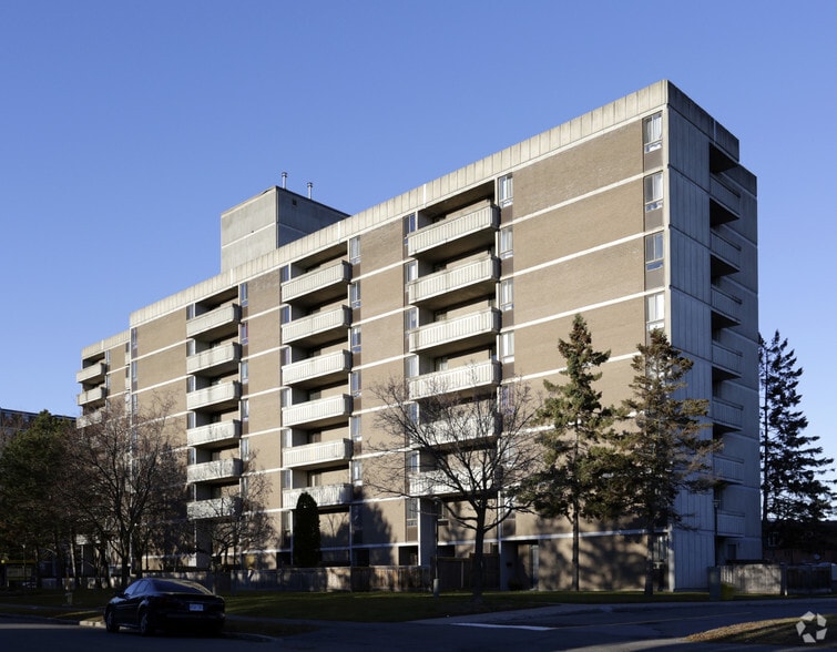 3301-3325 Uplands Dr, Ottawa, ON à vendre - Photo du bâtiment - Image 2 de 2