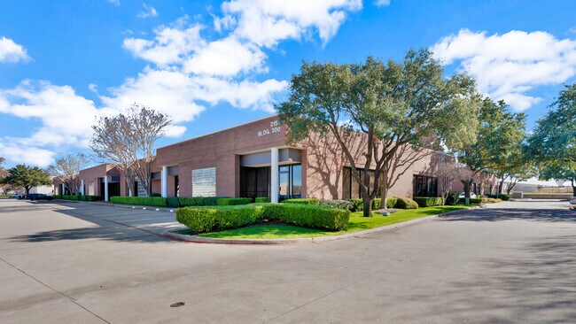 Plus de détails pour 2155 Chenault Dr, Carrollton, TX - Bureau, Local d'activités à louer