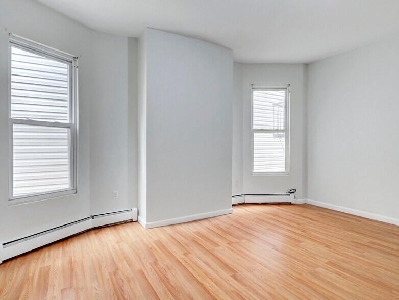 81 Auburn St, Paterson, NJ à vendre - Photo du bâtiment - Image 3 de 28