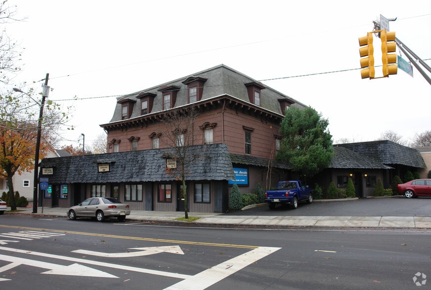287-297 Main St, Metuchen, NJ à louer - Photo du bâtiment - Image 3 de 5