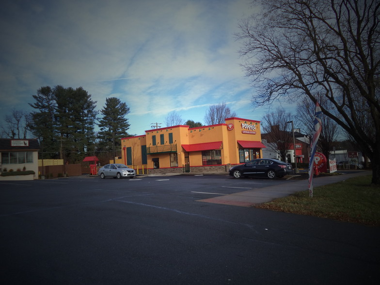 260 Broadview Ave, Warrenton, VA for lease - Primary Photo - Image 1 of 2