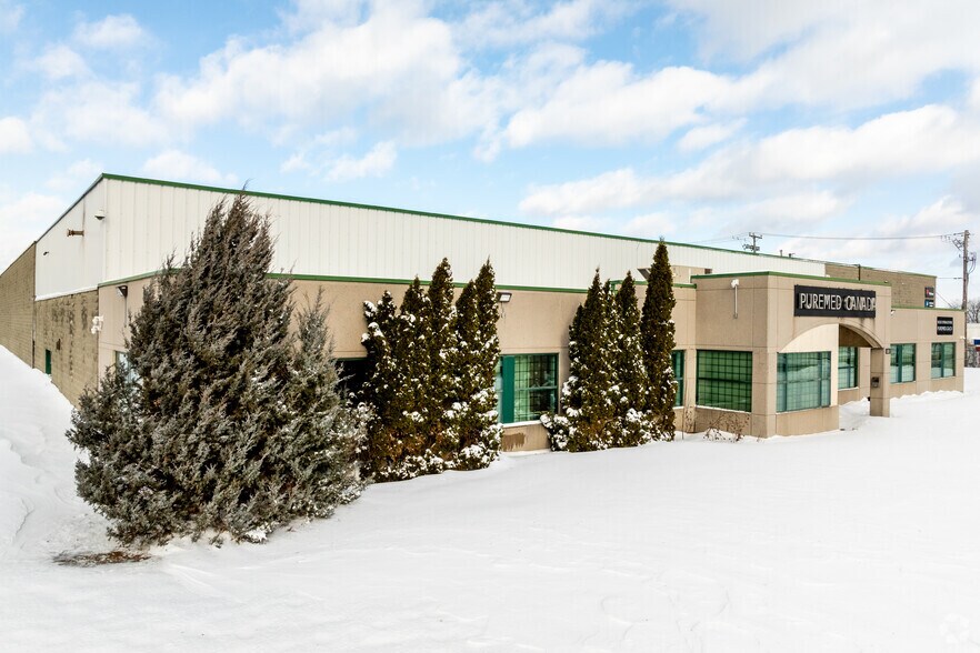 9275 Boul Henri-Bourassa E, Montréal, QC à louer - Photo principale - Image 1 de 13