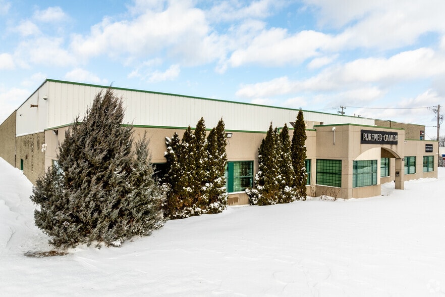 9275 Boul Henri-Bourassa E, Montréal, QC à louer - Photo principale - Image 1 de 13