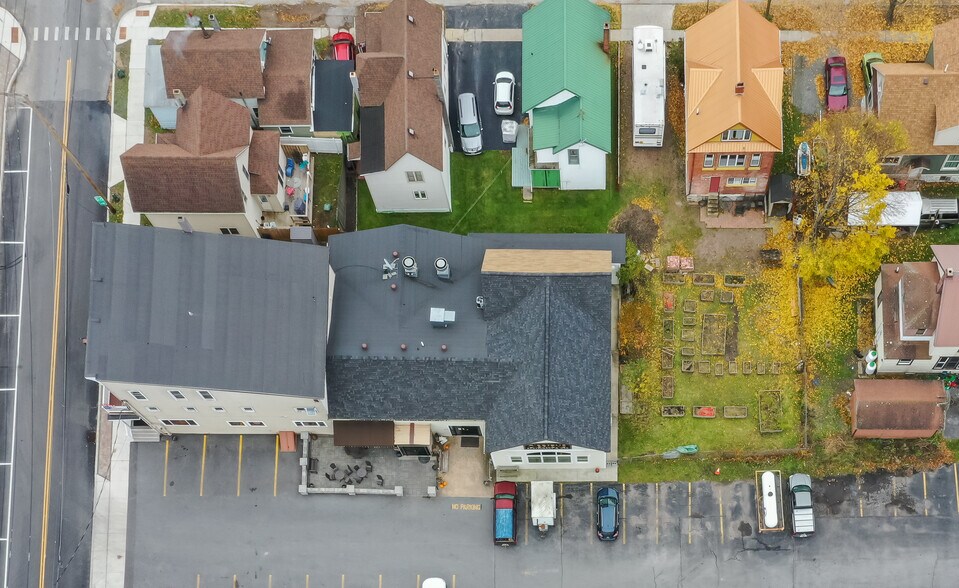 226 Webb St, Clayton, NY à vendre - Photo du bâtiment - Image 2 de 28