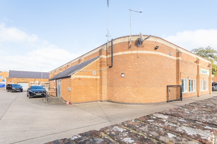 27-29 Coventry Rd, Market Harborough for lease - Building Photo - Image 2 of 3