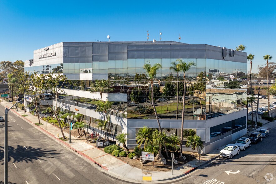 15901 Hawthorne Blvd, Lawndale, CA à louer - Photo du bâtiment - Image 2 de 8