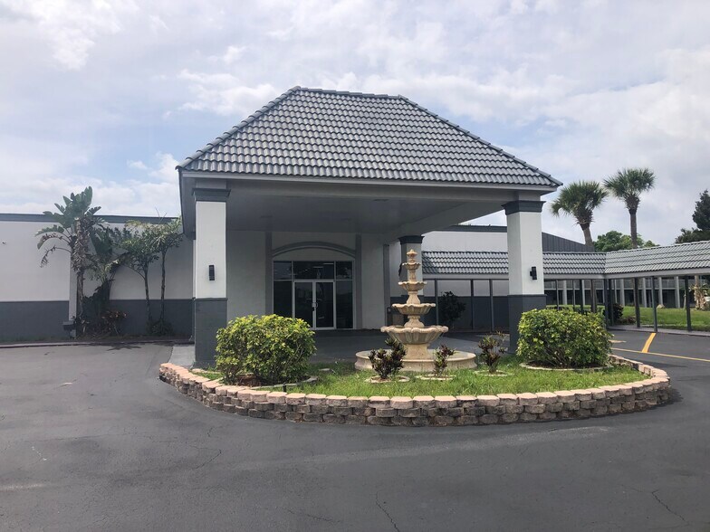 2050 E Irlo Bronson Memorial Hwy, Kissimmee, FL à vendre - Hall d’entrée - Image 3 de 8