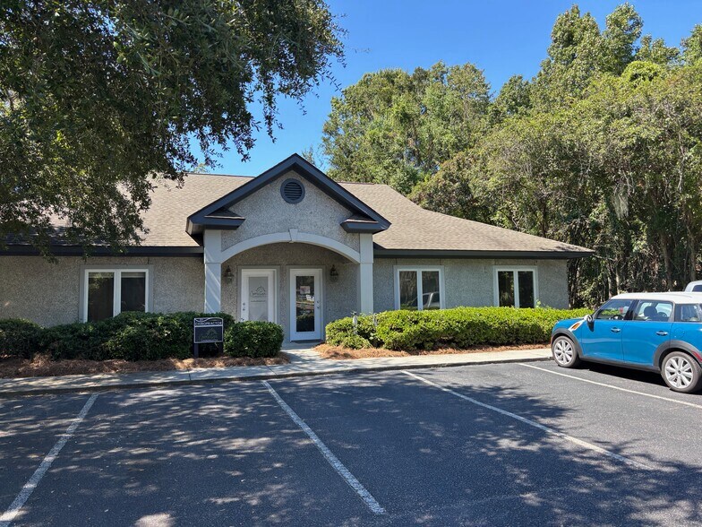 1264 Ribaut Rd, Beaufort, SC à louer - Photo du bâtiment - Image 2 de 3