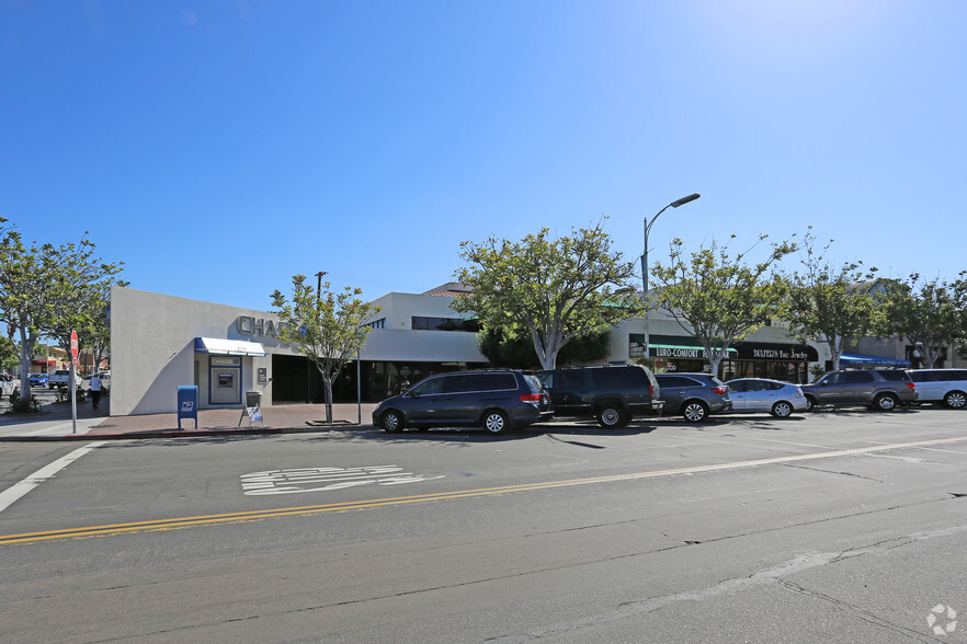 7777 Girard Ave, La Jolla, CA à louer - Photo du bâtiment - Image 2 de 3