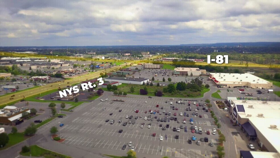 21800-21880 Towne Center Dr, Watertown, NY à louer - Vidéo sur l’inscription commerciale - Image 2 de 28