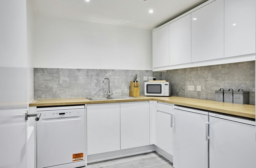 41 Ramshill, Petersfield for lease - Building Photo - Image 3 of 7