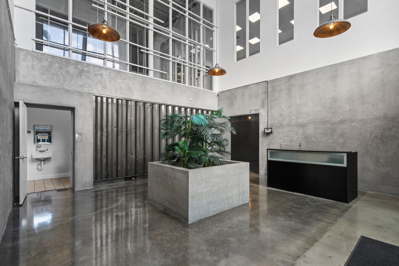 7620 NW 25th St, Miami, FL 33122 - Unité 4 -  - Photo intérieure - Image 1 of 14