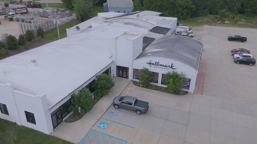 208 Acme St, Marietta, OH à louer - Vidéo sur l’inscription commerciale - Image 2 de 5