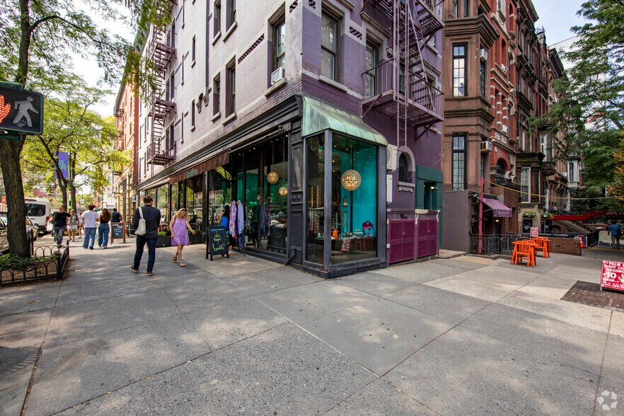 100 W 73rd St, New York, NY à louer - Photo du bâtiment - Image 2 de 5