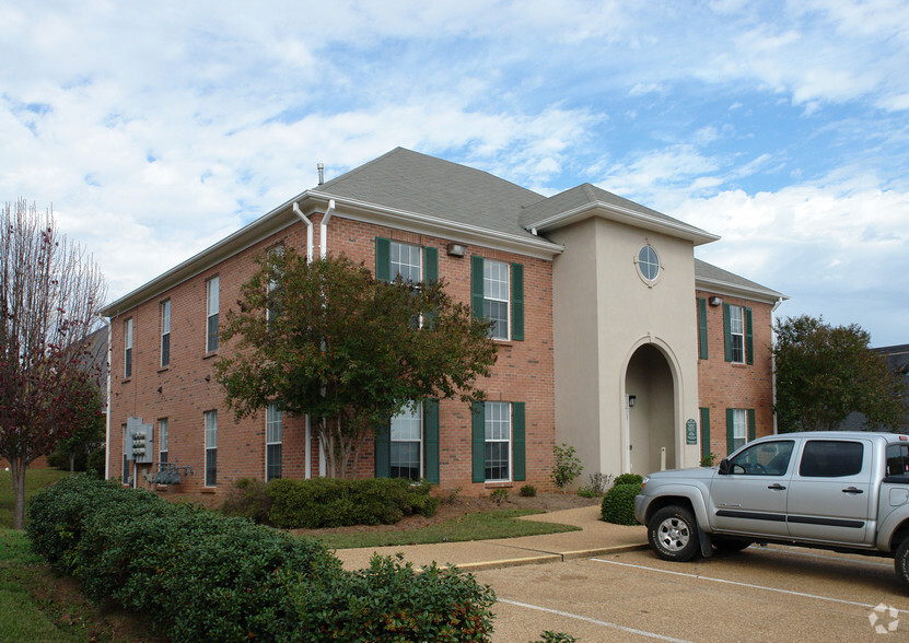 137 Executive Dr, Madison, MS for lease - Primary Photo - Image 1 of 7