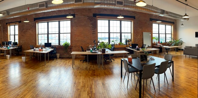 Plus de détails pour 456 Johnson Ave, Brooklyn, NY - Bureau à louer