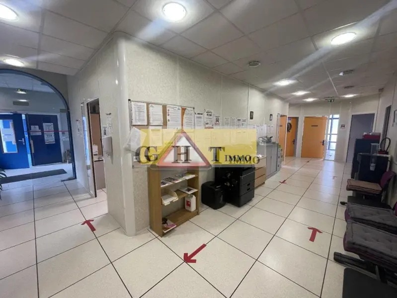 Industrial in Choisy-le-Roi for lease Lobby- Image 1 of 6