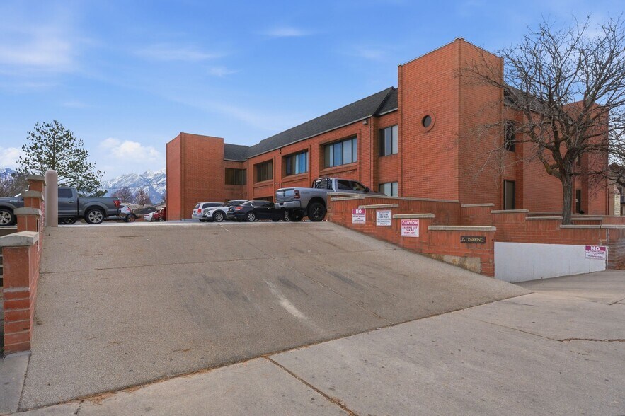 201 E 5900 S, Murray, UT à louer - Photo du bâtiment - Image 2 de 60