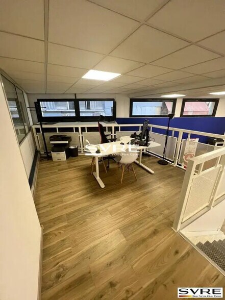 Retail in Marseille for lease - Interior Photo - Image 3 of 4