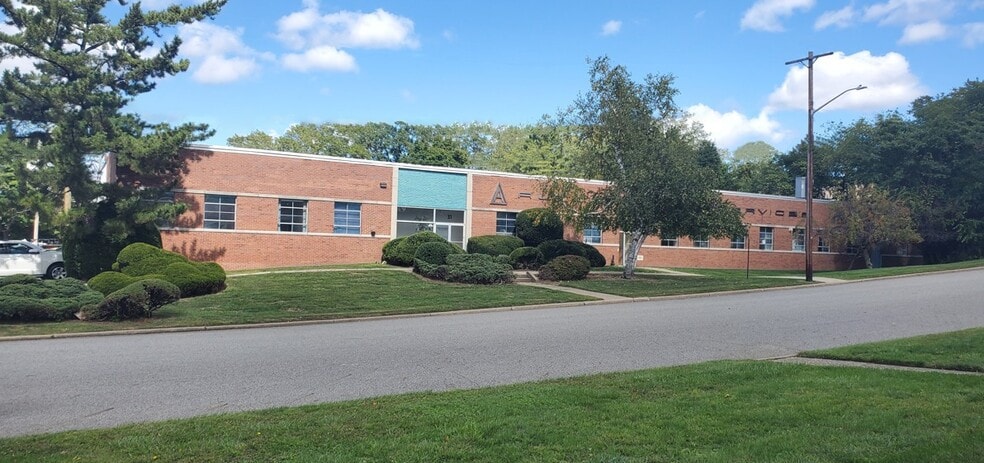 31 Industrial Ave, Mahwah, NJ for lease - Building Photo - Image 3 of 4